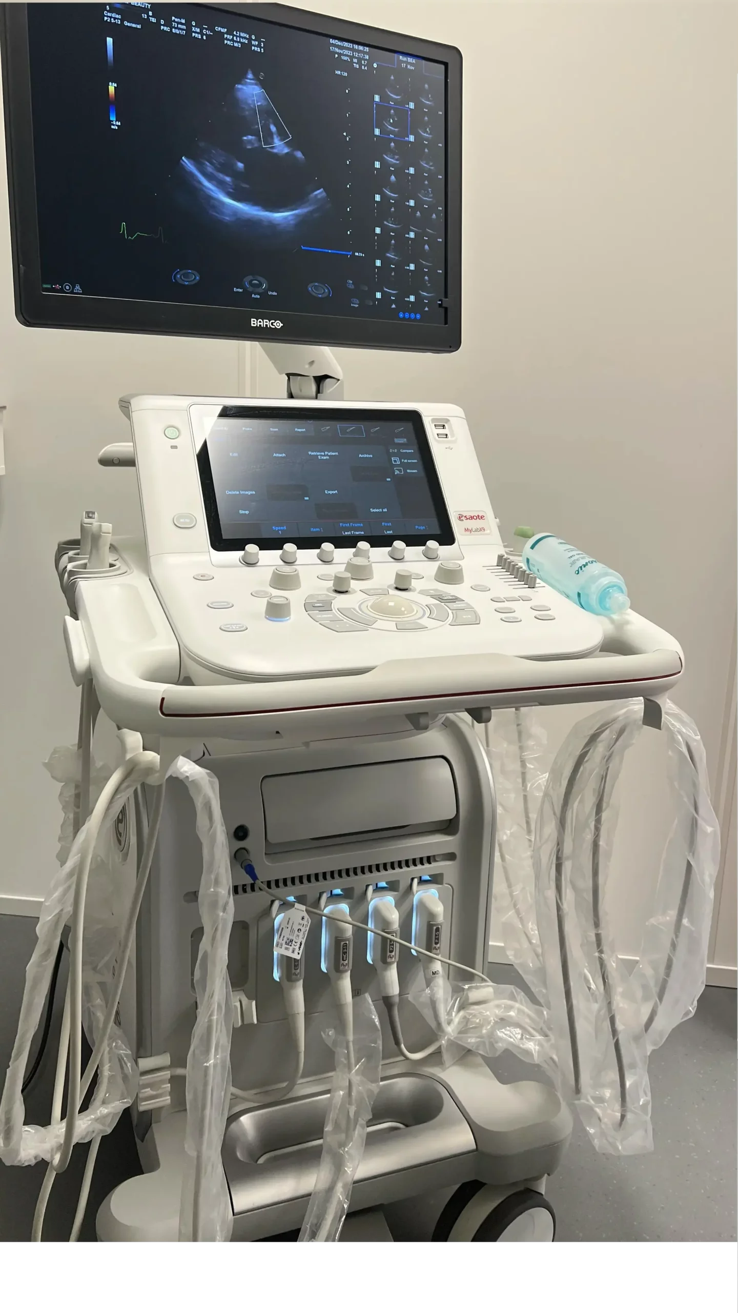 Med MyLab™X9 ultrasound system gjør vi hjerteutredning på A-Vet Smådyrklinikk AS